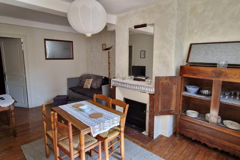 Appartement Dans Maison De Ville - 4 Personnes Oloron-Sainte-Marie Exterior foto